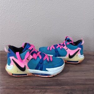 Nike Kids Sneakers in Blue and Pink